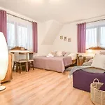 לינה וארוחת בוקר Sloneczny Dworek 3*