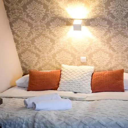 Bed & Breakfast Sloneczny Dworek