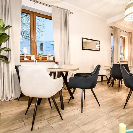 Bed and breakfast Sloneczny Dworek 3*