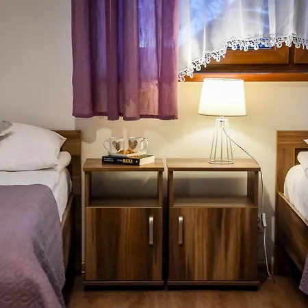 Sloneczny Dworek Bed & Breakfast Białka