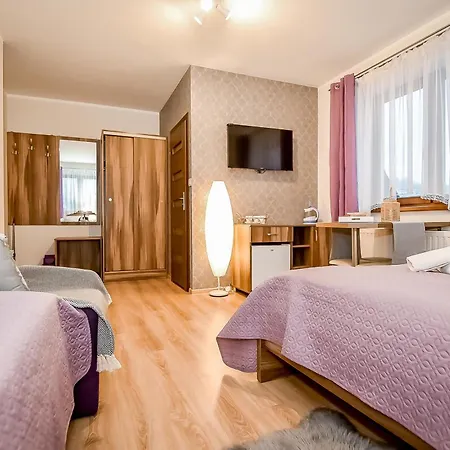 Bed & Breakfast Sloneczny Dworek Białka